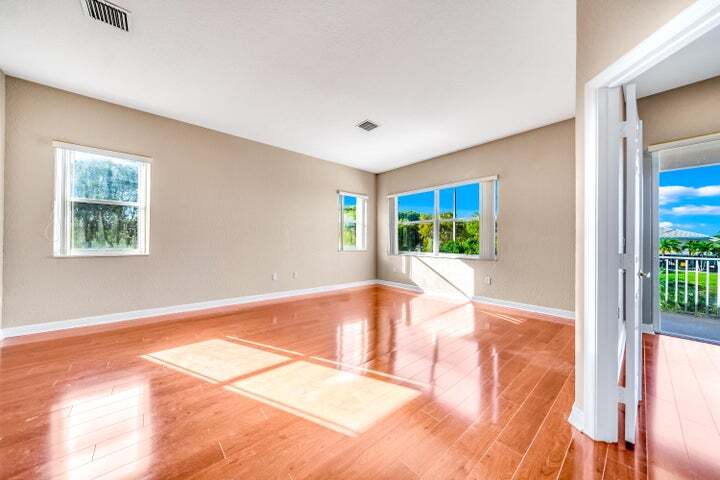 Building Photo - 2324 Simonson Dr