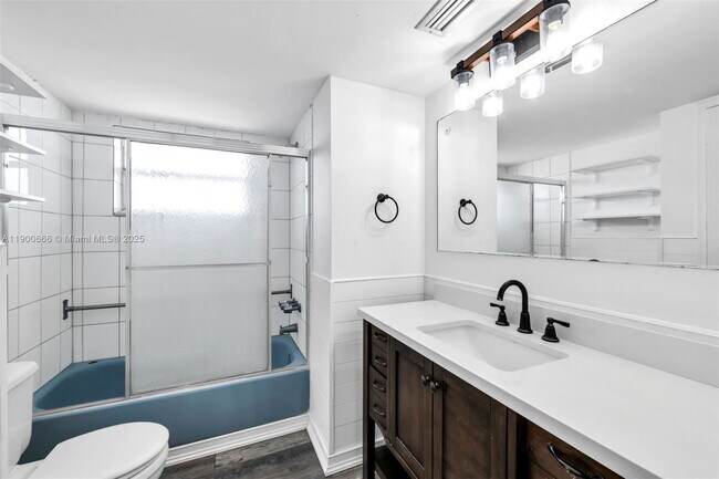 Building Photo - 1770 NE 191st St