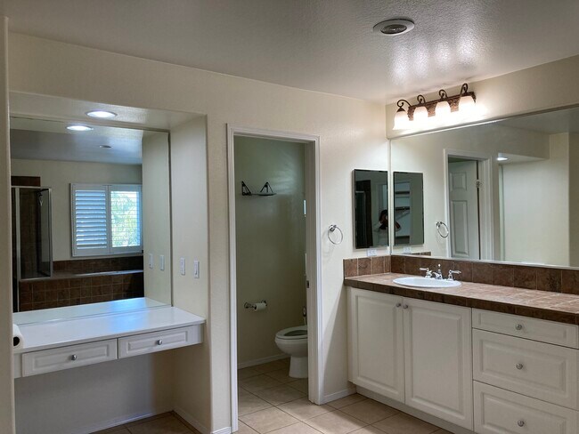 Building Photo - 45374 Willowick St