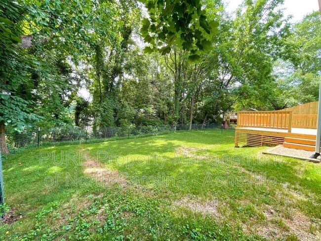 Building Photo - 268 Sand Hill Rd