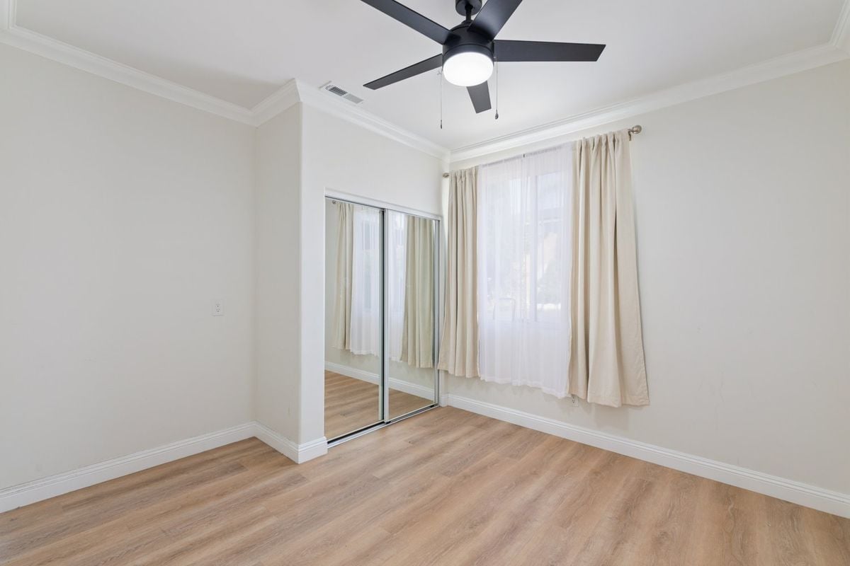 Building Photo - 15736 Home Ct
