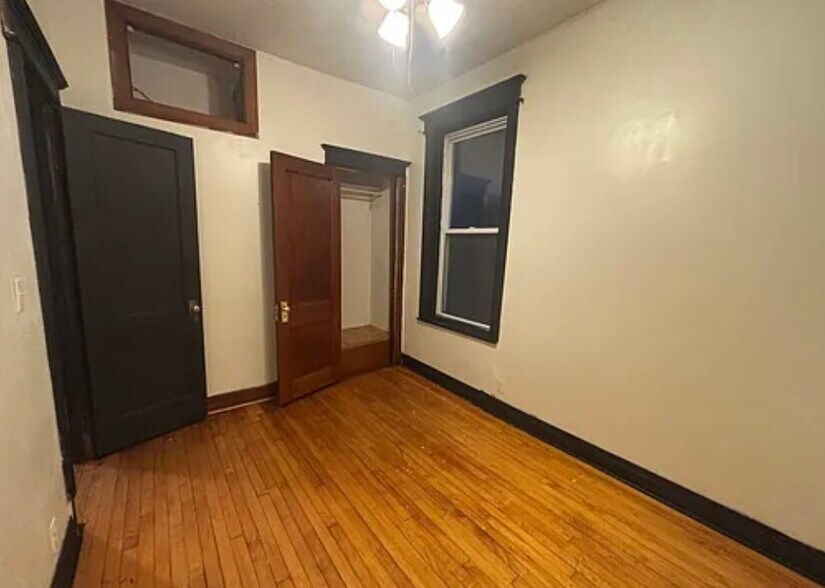 Building Photo - 5835 N Winthrop Ave