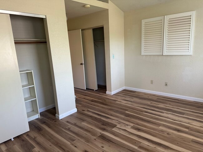 Building Photo - 2156 Sunhaven Cir