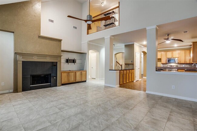 Building Photo - 2440 Harbour Dr
