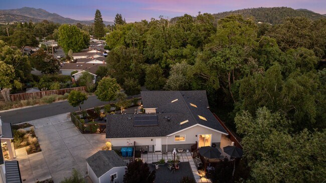 Building Photo - 88 Calistoga Rd