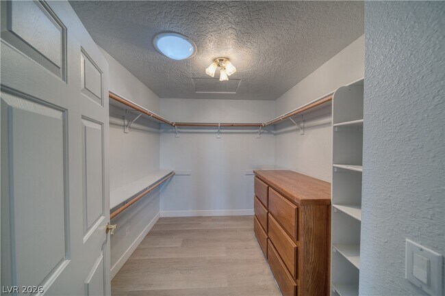 Building Photo - 3000 Pebble Beach Ave