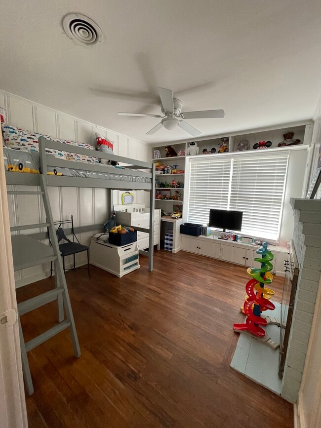 Building Photo - 1924 S Wiley Ave