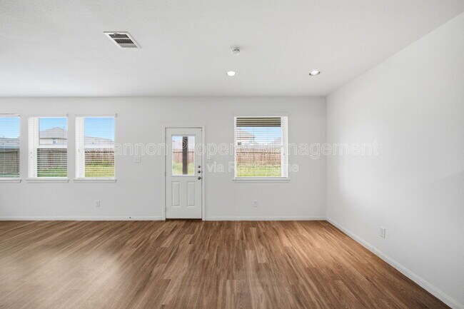 Building Photo - 10322 Urban Oak Trl