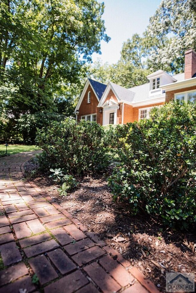 Building Photo - 285 Hampton Ct