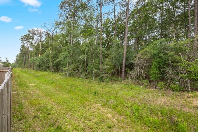 Building Photo - 2256 Raider Dr