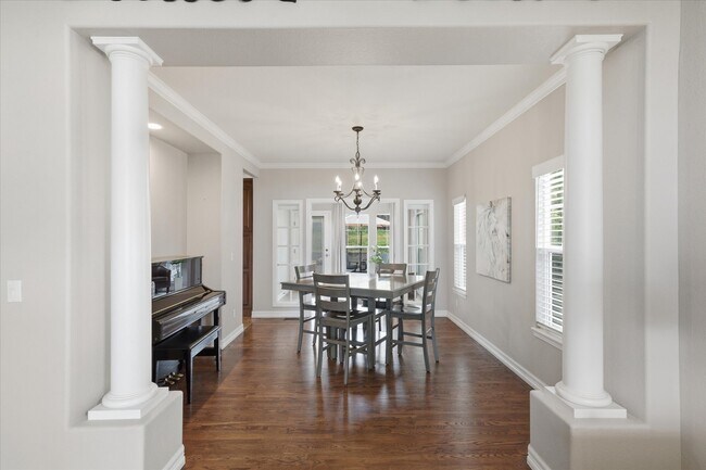 Building Photo - 2212 Ridgetrail Dr