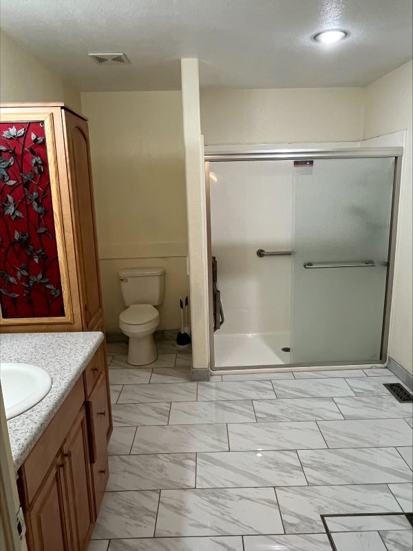 Building Photo - 515 Bellevue Pl