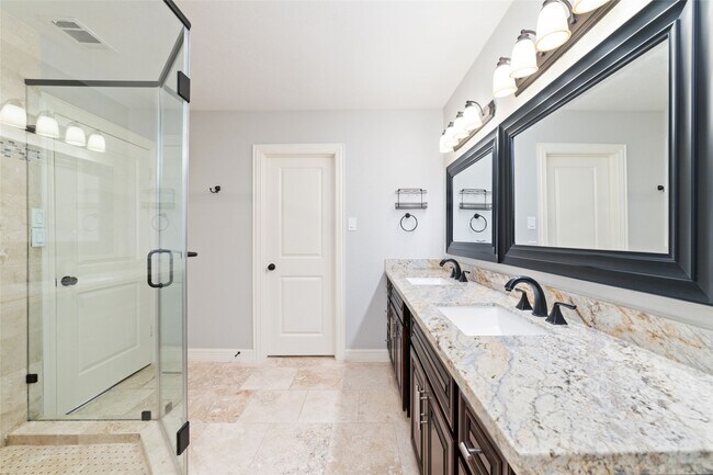 Building Photo - 3815 April Ln