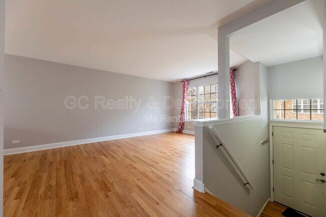 Building Photo - 8015 Windsor Dr