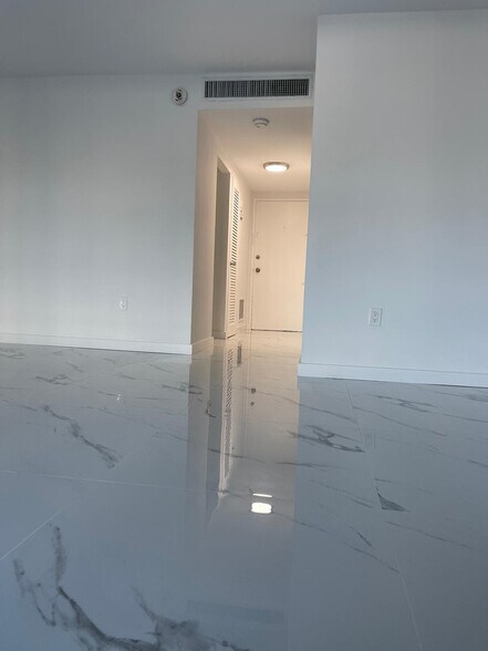 Building Photo - 1865 79th Street Cswy