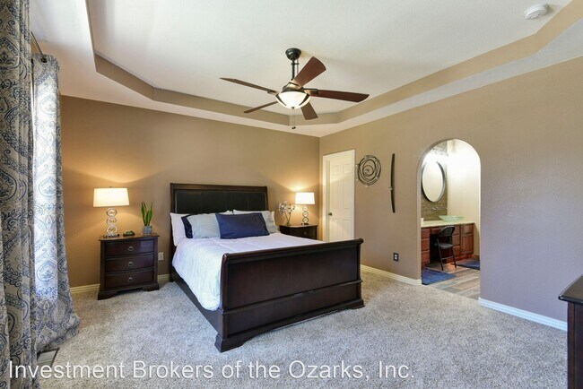 Building Photo - 4 br, 4 bath House - 149 Country Bluff Drive