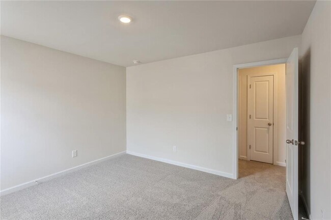 Building Photo - 608 Mackenzie Cv