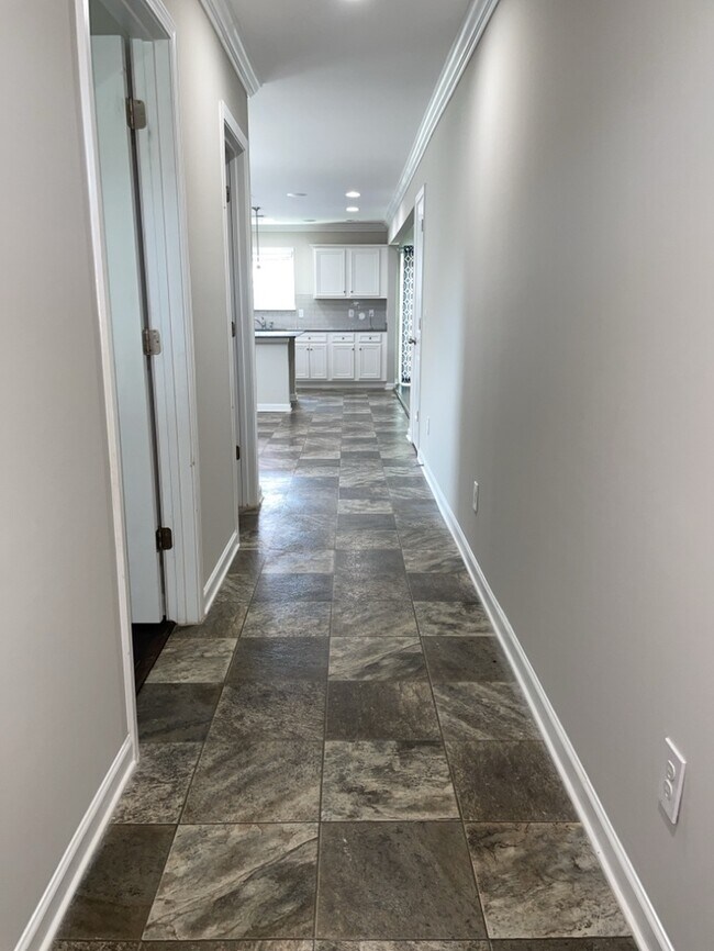 Building Photo - 131 Screech Dr