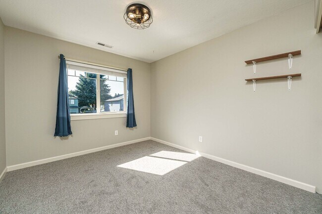 Building Photo - Cul-de-Sac Living at Its Best – Updated 3BR with Garage & A/C!