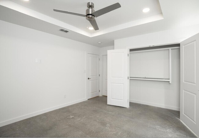 Building Photo - 708 Onyx Dr