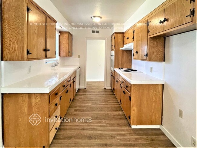 Building Photo - 7030 Tamoshanter Way