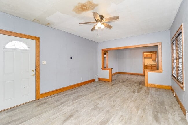 Building Photo - 2319 Hecker Ave