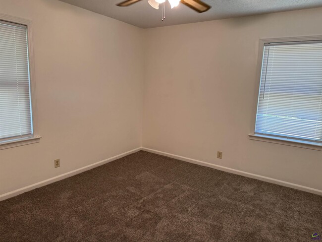 Building Photo - 167 Windermere Cir