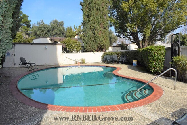 Building Photo - 1160 Silver Lake Dr
