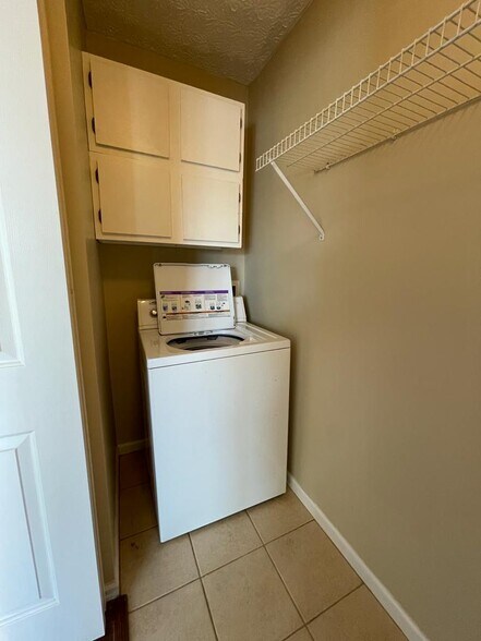 Washer - 5588 Cypress Chase