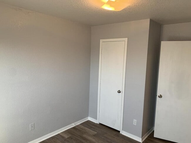 Building Photo - 2807 Cantabrian Dr