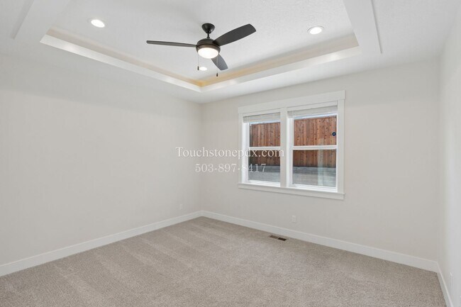 Building Photo - Stunning 3 BD, 2 BA Salem Home with Elegant Finishes!