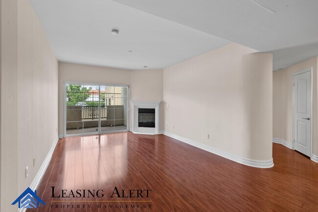 Building Photo - 15206 Burbank Blvd