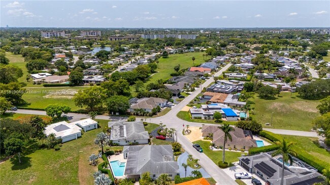Building Photo - 4902 N Travelers Palm Ln