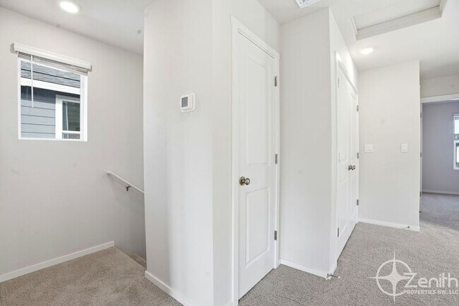 Building Photo - 7805 NE 100th Cir