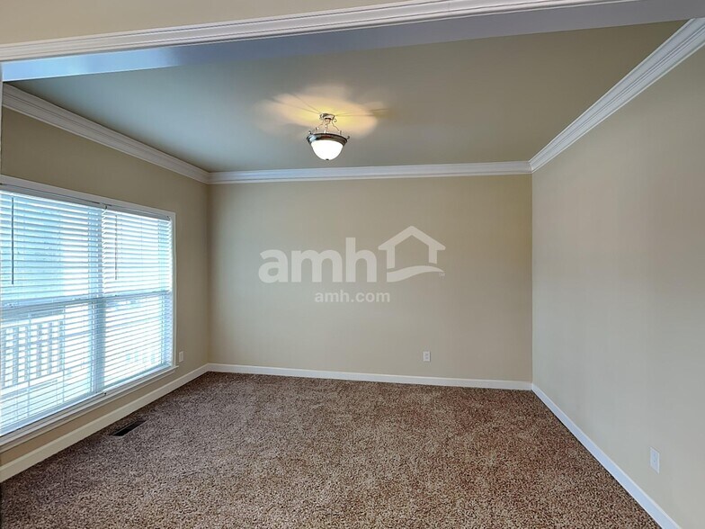 Building Photo - 2087 Lequire Ln