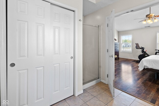 Building Photo - 7913 Meadow Bend Ln