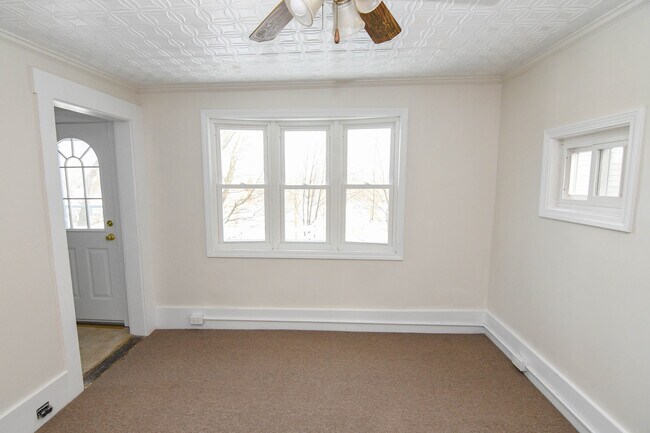 Building Photo - 23 Desmond Rd