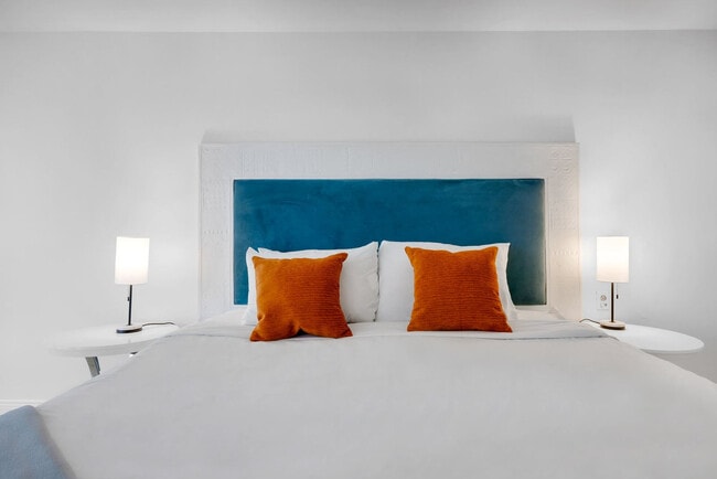 Building Photo - 1717 N Bayshore Dr