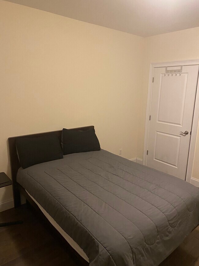 Building Photo - 90 CLINTON Ave