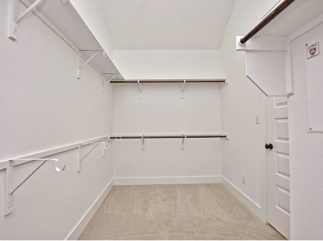 Building Photo - 2233 Nates Pl