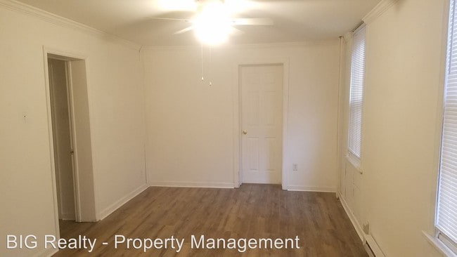 Building Photo - 107 King St