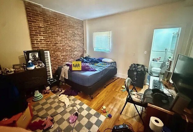 Building Photo - 128 Hemenway St