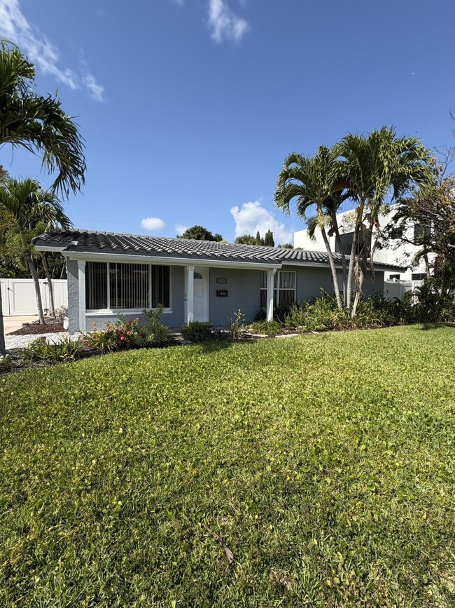 Building Photo - 971 SW 12th St