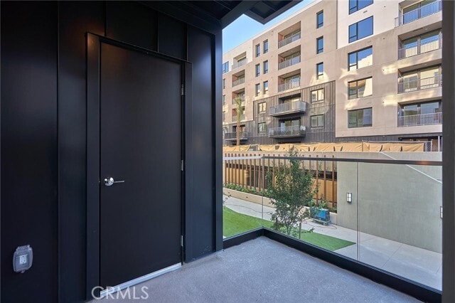 Building Photo - 3201 Rivington