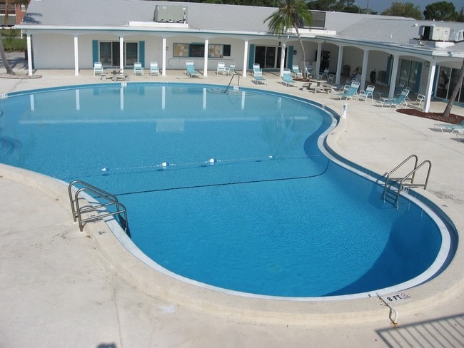  - Lake Tarpon Apartments