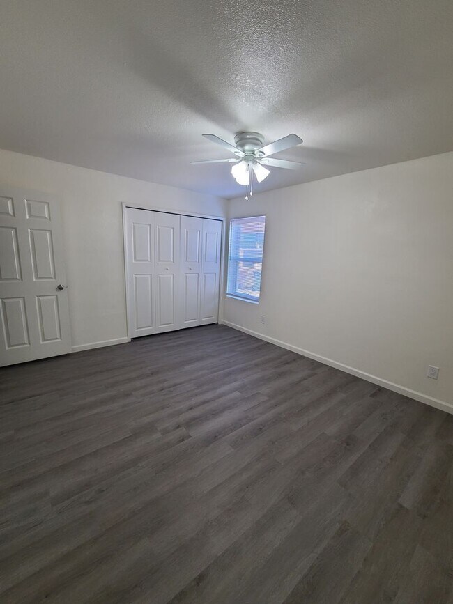 Building Photo - Newly Renovated 2 Bedroom, 1 Bath with Washer/Dryer Hook Ups.  SECTION 8 ACCEPTED