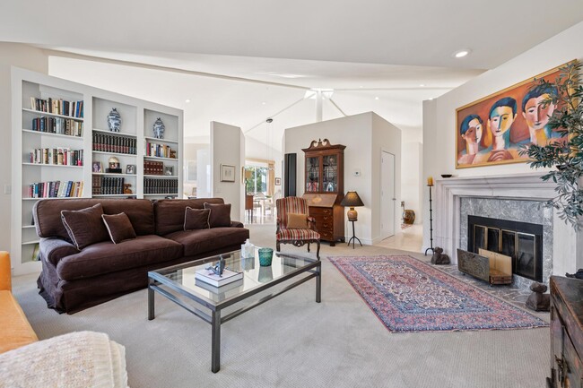 Building Photo - 20 Gilmartin Dr