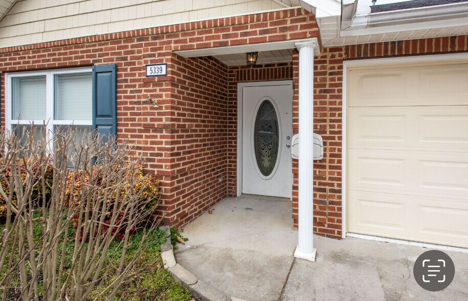 Building Photo - 5339 Avery Woods Ln