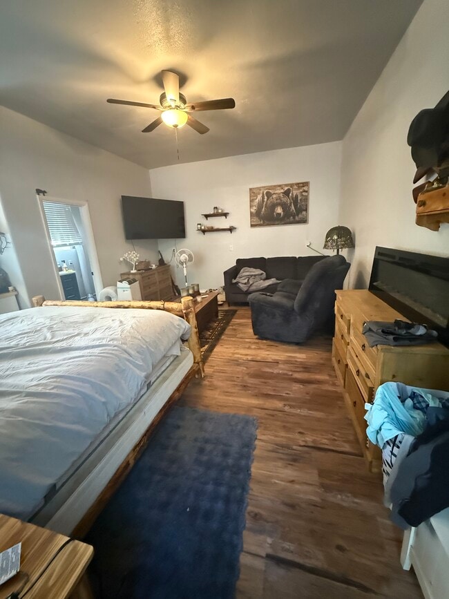 Building Photo - 6072 Guilford Cir