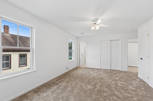 Building Photo - 413 1st St